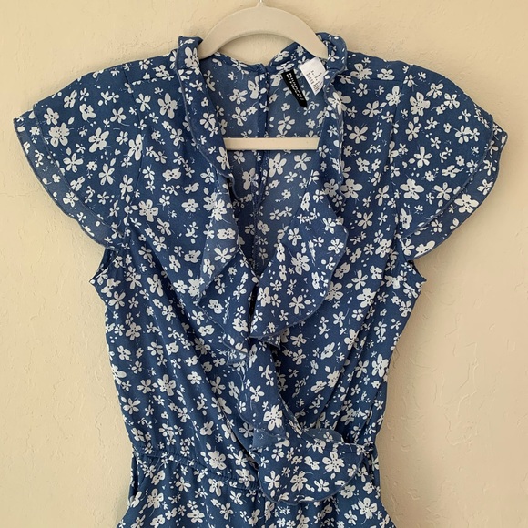 H&M summer romper - Picture 5 of 6